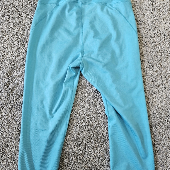 Under Armour Women's Capri Leggings Medium - Picture 2 of 3